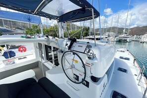 Marina - Caribbean Dream: Sun-soaked Sailing Adventure from Tortola, Islas Vírgenes Británicas (Road Town)