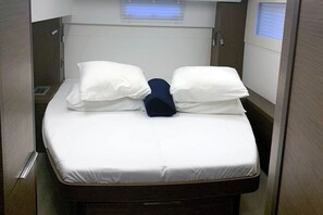 Room - Sun-Kissed Sailing Adventure in Isla de Mahe, Seychelles (Victoria)