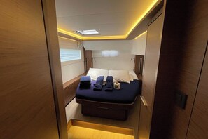 4 Schlafzimmer, Bügeleisen/Bügelbrett