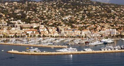 Sun-Kissed Sailing Adventure in Provence-Alpes-Côte d'Azur
