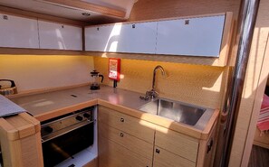 Private kitchen - Sun-Kissed Sailing Adventure in Provence-Alpes-Côte d'Azur (Vallauris)