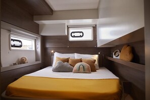 3 bedrooms, iron/ironing board - Caribbean Dream: Sun-soaked Sailing Adventure from Tortola, Islas Vírgenes Británicas (Road Town)