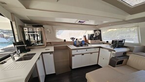 Private kitchen - Sun-Kissed Sailing: A Caribbean Beach Experience from Islas Vírgenes de Estados Unidos, Santo Tomás (St Thomas)