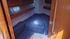 Room - Sun-Kissed Sailing Adventure in Islas Esporadas (Skiathos)