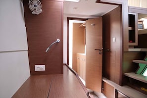 Interior - Sun-Kissed Sailing Adventure in Islas Sarónicas (Alimos)