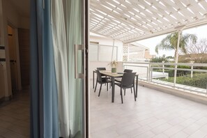 Outdoor dining - Vrbo Property (Marina di Ragusa)