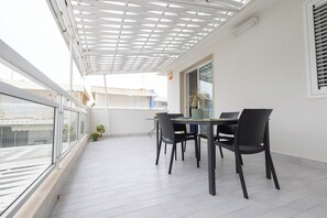 Outdoor dining - Vrbo Property (Marina di Ragusa)