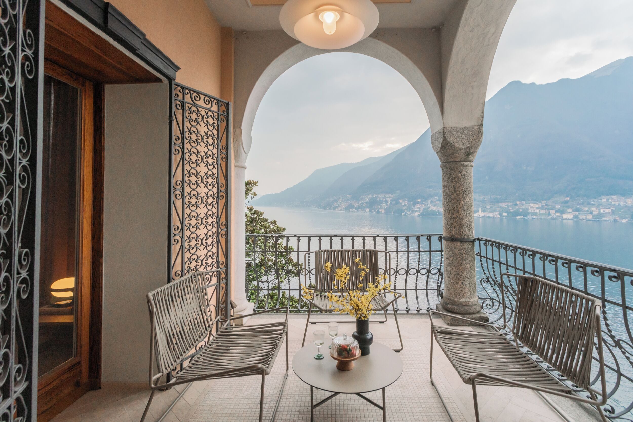 Villa (5 Bedrooms) | Lake view