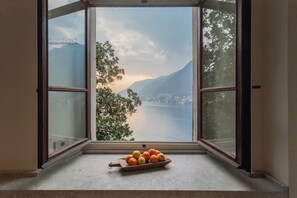 Vista al lago