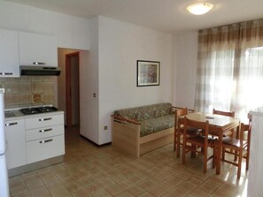 Apartment, 2 Bedrooms, Balcony | Dining room - Quiet Apartment for Families (Lignano Sabbiadoro)