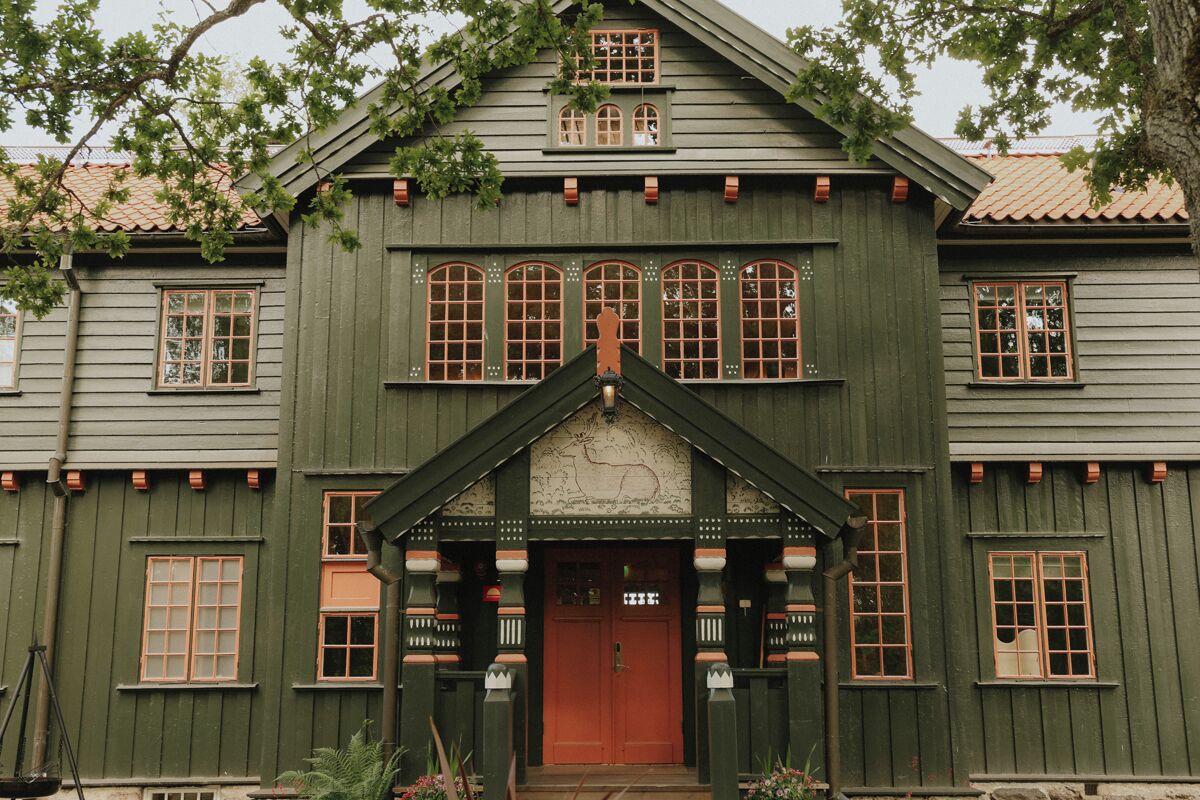 المنشأة من الخارج