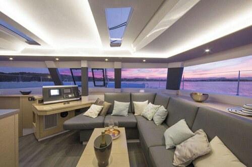 Caribbean Dream: Sun-soaked Sailing Adventure from Tortola, Islas Vírgenes Británicas