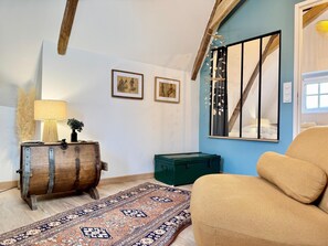 Interior - Apartment in historic Quimper, view over the rooftops (Quimper)