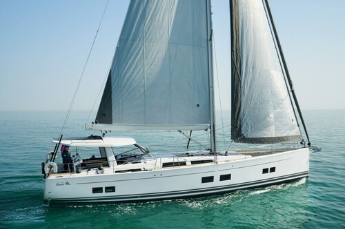 Sun-Kissed Sailing Adventure in Islas Sarónicas