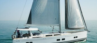 Sun-Kissed Sailing Adventure in Islas Sarónicas