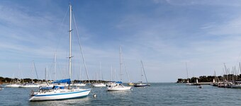 Sun-Kissed Sailing Adventure in Golfo de Morbihan, Brittany