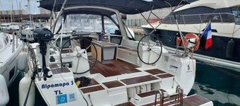 Sun-Kissed Sailing Adventure in Puerto de Toulon