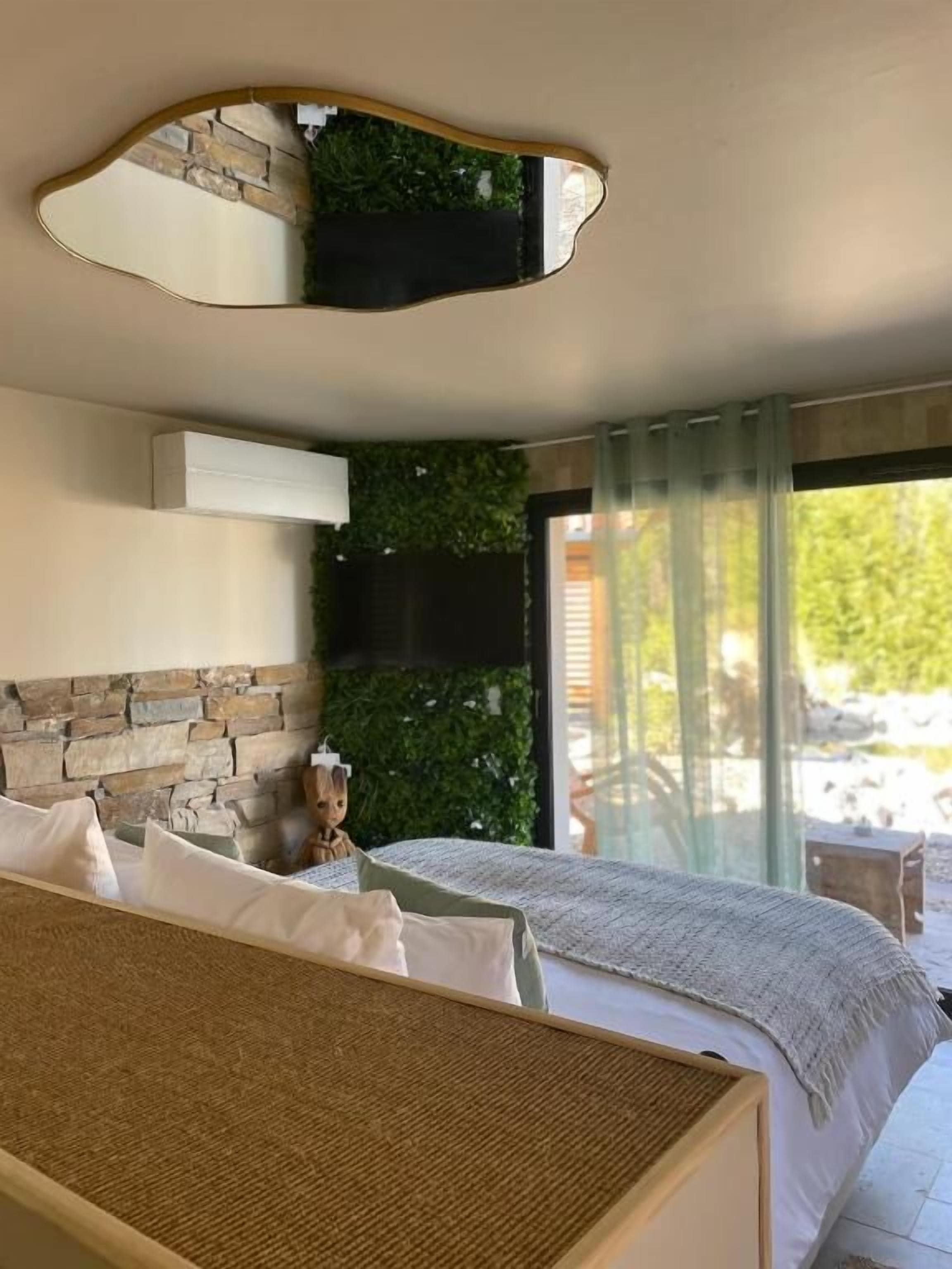 Deluxe Suite, Garden View | Free WiFi
