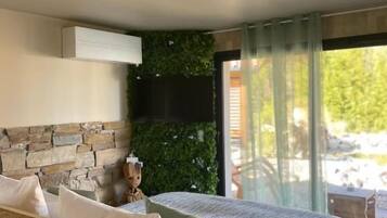 Deluxe Suite, Garden View | Free WiFi