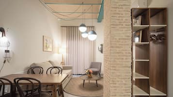 Appartement, 1 queensize bed met slaapbank | Woonruimte