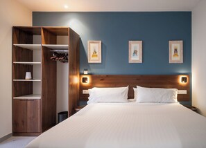 Deluxe Duplex | In-room safe, iron/ironing board, free WiFi, wheelchair access - Terra Triana Apartments (Seville)
