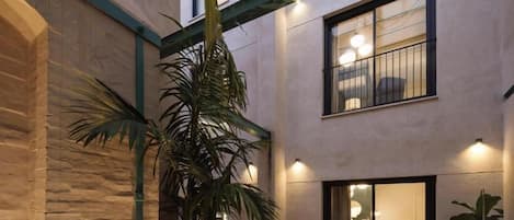 Deluxe Apartment | Terrace/patio