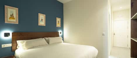 Apartment, 1 Queen Bed with Sofa bed | In-room safe, iron/ironing board, free WiFi, wheelchair access