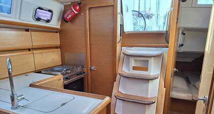 Sun-Kissed Sailing Adventure in Puerto de Toulon