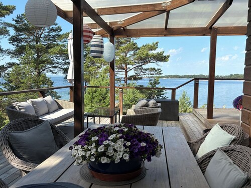 Luxury Seaside Hideaway – Sauna & Sunset Views
