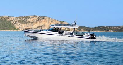 Sun-Kissed Sailing Adventure in the Stunning Islas Cícladas