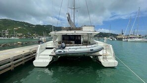 Marina - Caribbean Dream: Sun-soaked Sailing Adventure from Tortola, Islas Vírgenes Británicas (Road Town)