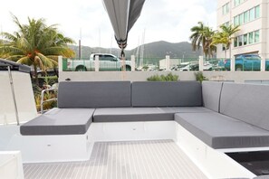 Terrace/patio - Caribbean Dream: Sun-soaked Sailing Adventure from Tortola, Islas Vírgenes Británicas (Road Town)