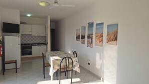 Outdoor dining - Vrbo Property (Santa Cesarea Terme)