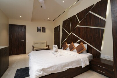 EENNRA GUEST HOUSE, Malda