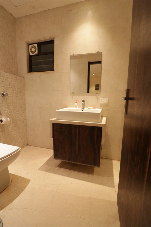 Standard Room | Bathroom - EENNRA GUEST HOUSE, Malda (Malda)
