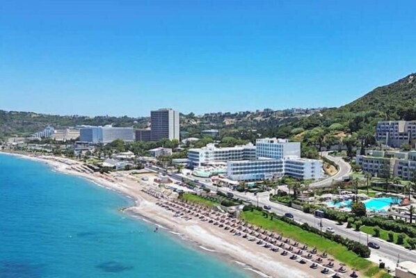 Beach - Sinani Apartment - Sea View Balcony & Jacuzzi Gem (Sgourou)