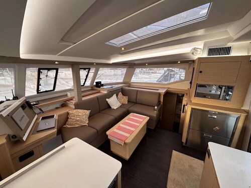 Sun-Kissed Sailing Adventure in Puerto de Toulon