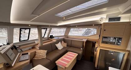Sun-Kissed Sailing Adventure in Puerto de Toulon
