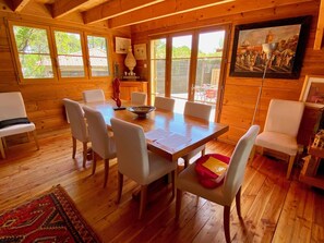 Dining - Charming wooden villa with pool and idyllic terrace (Lège-Cap-Ferret)