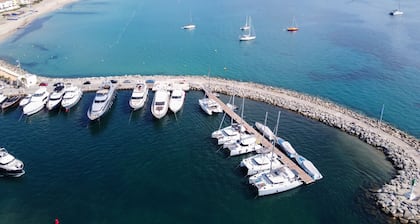 Sun-Kissed Sailing Adventure in Provence-Alpes-Côte d'Azur