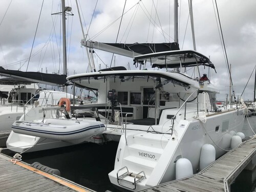 Sun-Kissed Sailing Adventure in Isla de Mahe, Seychelles