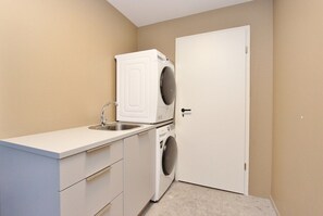 Cabaña de lujo, 5 habitaciones, tina para personas con discapacidad | Interior