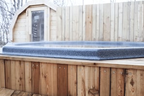 Luxury Cabin, 5 Bedrooms, Accessible Bathtub | Outdoor spa tub - Krossar Northern Luxury Lodge (Dalvík)