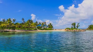 Beach - Caribbean Dream: Sun-soaked Sailing Adventure from Bahamas to Islas Abaco (Marsh Harbour)