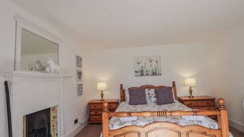 7 bedrooms, individually decorated, individually furnished, free WiFi