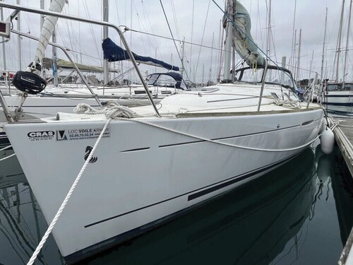 Sun-Kissed Sailing to Costa Esmeralda: A Beach Lover's Dream