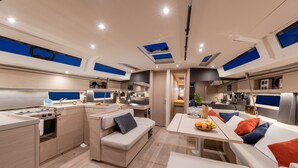 Interior - Caribbean Dream: Sun-soaked Sailing Adventure from Tortola, Islas Vírgenes Británicas (Road Town)