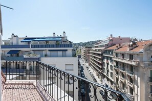 Property grounds - Très bel appartement design plein centre jolie vue ville pour 6 personnes (Nice)