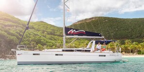 Miscellaneous - Caribbean Dream: Sun-soaked Sailing Adventure from Tortola, Islas Vírgenes Británicas (Road Town)
