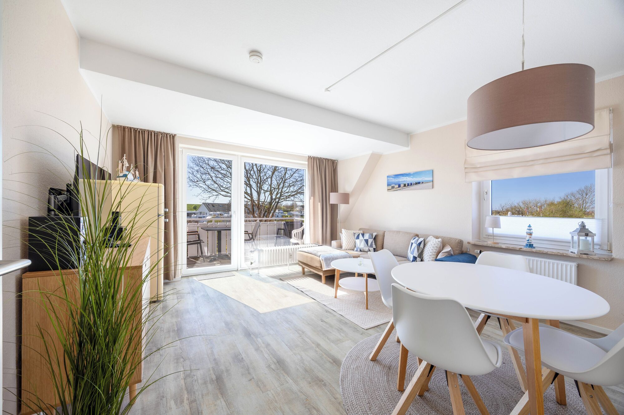 Große Tiefe Ferienwohnung Sofie - Wohnzimmer